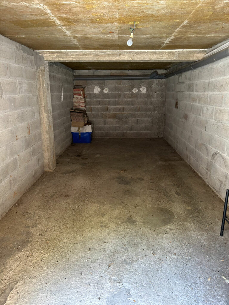 A LOUER – Garage en sous-sol