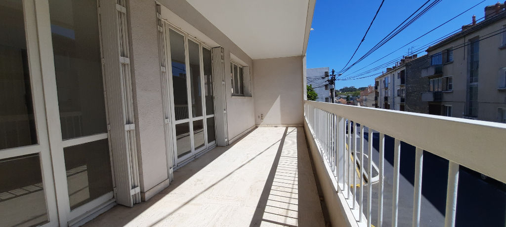Appartement La Seyne Sur Mer 4 pièce(s) terrasse.